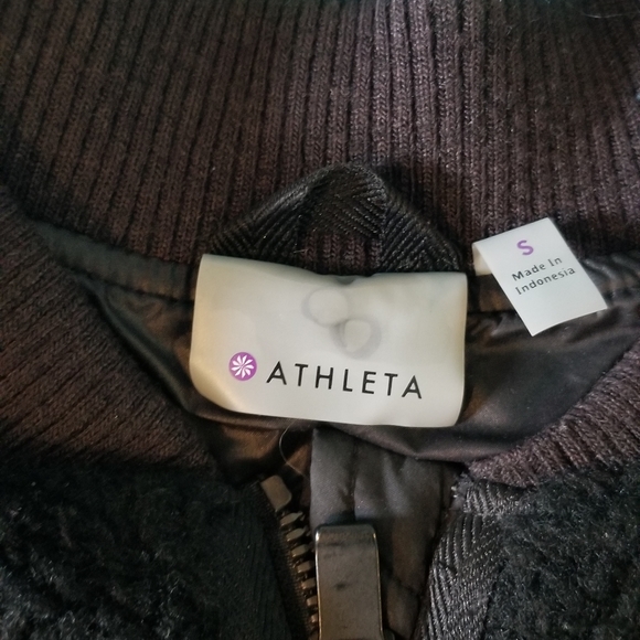 Athleta Responsible Tundra Goose Down Sherpa Puff Vest Black - Picture 8 of 13